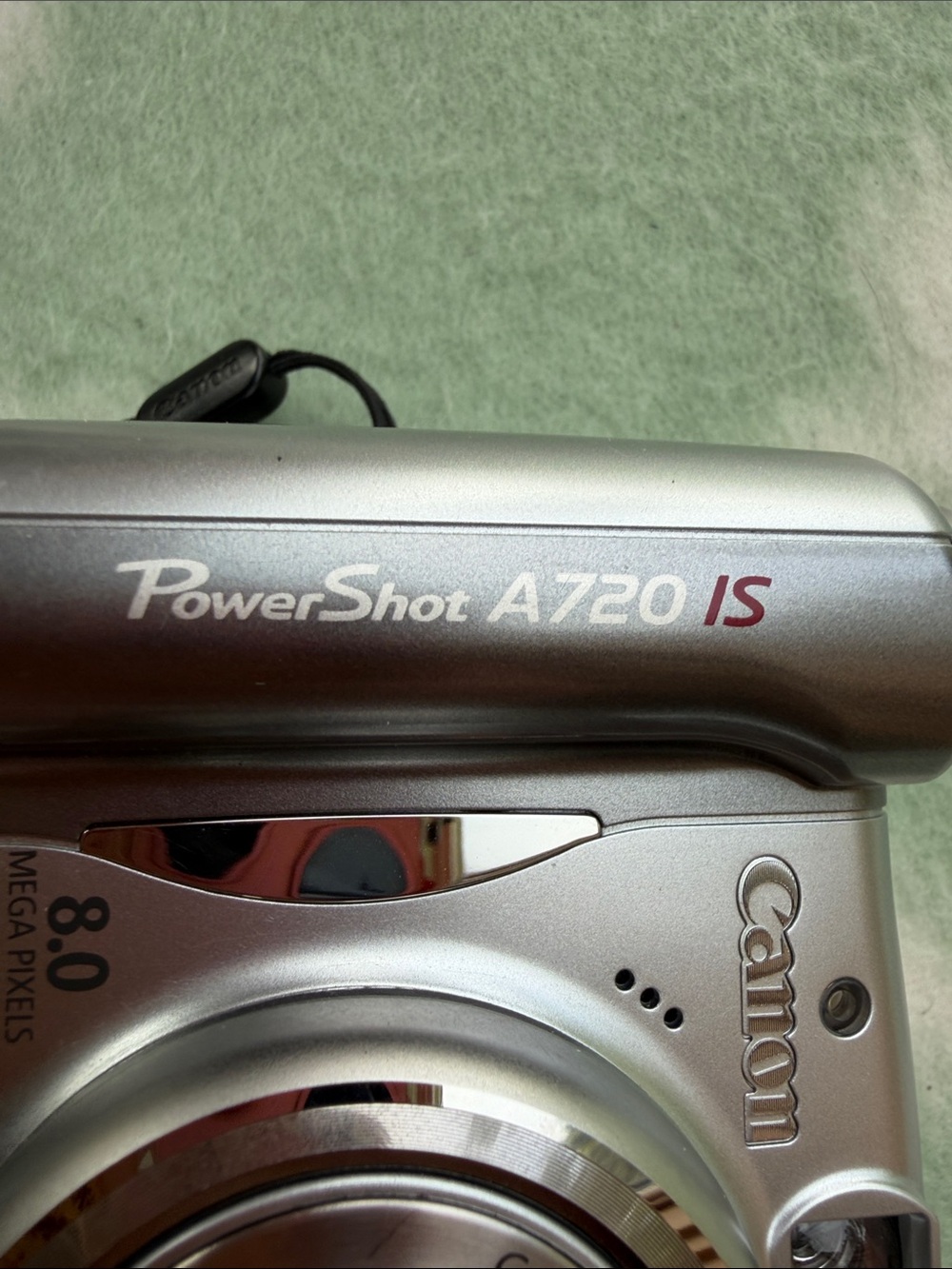 Canon Powershot A720 IS Silver Point-and-Shoot Digital Camera with Carrying Case - Picture 3 of 16